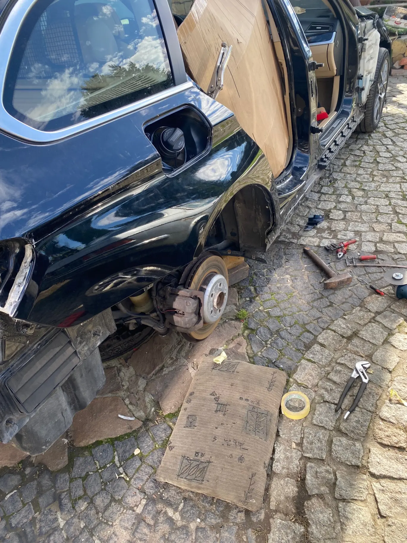 Naprawa powypadkowa tylnej części nadwozia - blacharz Chrzanów